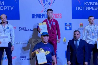 Якутский спецназовец завоевал золотую медаль Кубка России по гиревому спорту