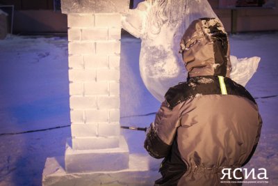 В Нижнем Бестяхе начался конкурс ледовых скульптур «Новогодняя фантазия»
