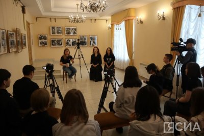 Школьники Якутска записали видеоподкаст с артистами Русского драмтеатра