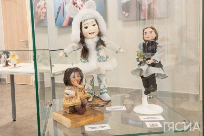 В Якутске открылась выставка авторских кукол Хаарчааны Баппагай и ее учеников