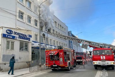 В Якутске произошло возгорание в здании Дома торговли UPD