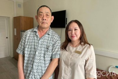 В офтальмологической больнице Якутии восстановили зрение пациенту из Китая