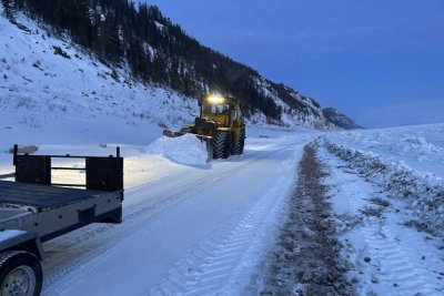 В Якутии из-за схода лавины временно закрыто движение на участке трассы «Колыма»