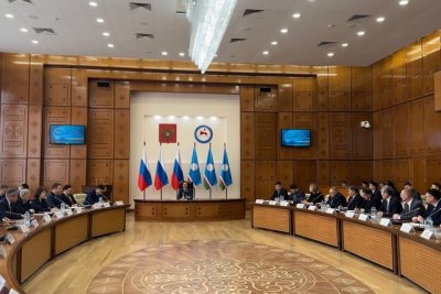 Глава Якутии провел очередное заседание Совета по местному самоуправлению