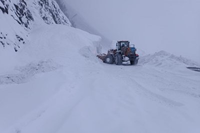 На участке трассы «Колыма» в Якутии закрыто движение транспорта из-за схода снежных лавин