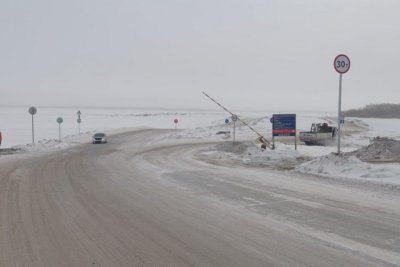 На автодорогах «Колыма» и «Вилюй» в Якутии снизили грузоподъемность ледовых переправ