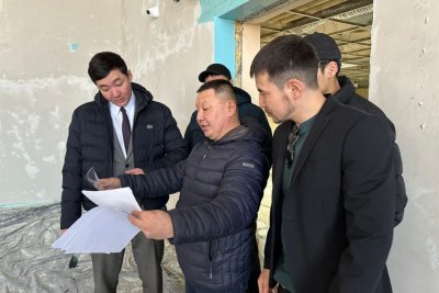 Депутаты Якутской городской Думы проверили ход ремонтных работ на спортивных объектах столицы