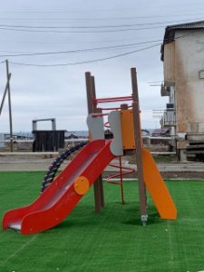 В городе Якутске завершено расследование уголовного дела о травмировании малолетнего ребенка при падении с конструкции детского игрового комплекса