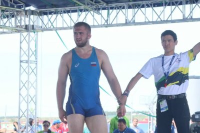 Андрей Аронов поборется за бронзовую медаль чемпионата Азии по вольной борьбе
