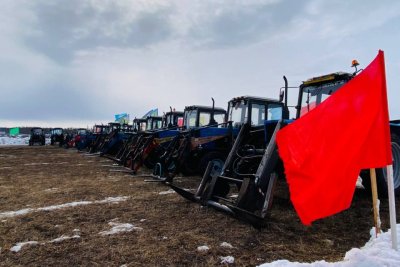 В Амгинском районе проходят соревнования трактористов-механизаторов