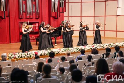 Бурными овациями завершился концерт ансамбля «Виртуозы Якутии» в Казахстане