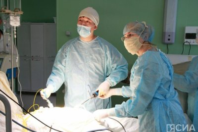 Хирурги из Якутии провели более ста операций в Докучаевске ДНР