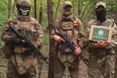 Бойцы из Якутии в зоне СВО получают подарки ко Дню Победы