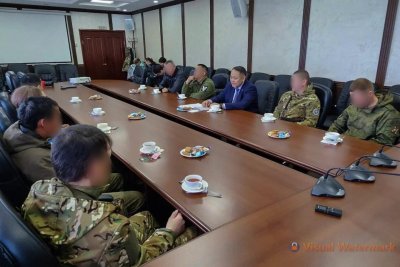 Председатель Якутской гордумы встретился с участниками СВО, приехавшими в отпуск