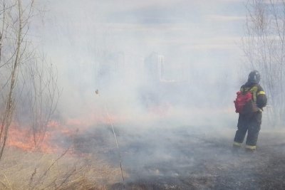 На Зеленом лугу в Якутске произошло возгорание сухой травы
