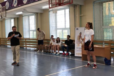 Детей спортивных школ Якутска обучают баскетболу 3х3