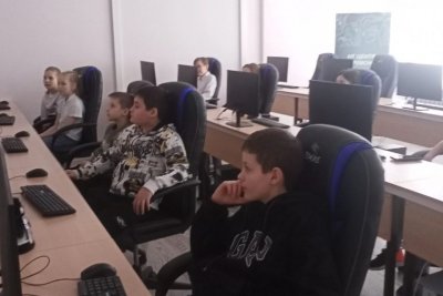 Обучение в ИТ-центре в донецком городе Кировское прошли 100 детей