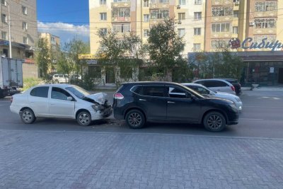 В Якутске двухлетняя девочка пострадала в ДТП / ЯСИА Якутск  Республика Саха (Якутия)