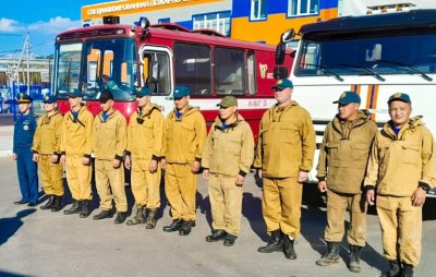 В Верхневилюйский район, где лесные пожары приблизились к селам, вылетели сотрудники МЧС России / ЯСИА   