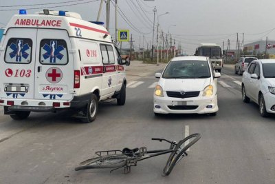 В Якутске водитель сбил велосипедиста на пешеходном переходе / ЯСИА Якутск  Республика Саха (Якутия)