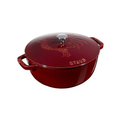 Staub Кокот "Петух", 24 см, гранатовый Staub / Формы для запекания | Товары для дома | V4.Ru: Маркетплейс