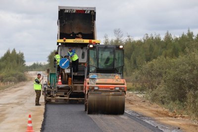 На автодороге «Амга» в Якутии уложили больше 70% асфальта / ЯСИА   