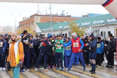 Около двух тысяч человек в Якутске приняли участие в забеге «Кросс нации - 2024» / Мария Горохова   