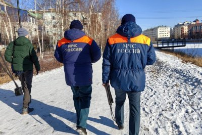 В МЧС напомнили об опасности выхода на тонкий лёд / ЯСИА   