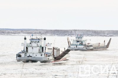 10 тысяч рублей за легковушку: на переправе Якутск — Нижний Бестях резко повысили тарифы / Мария Горохова   