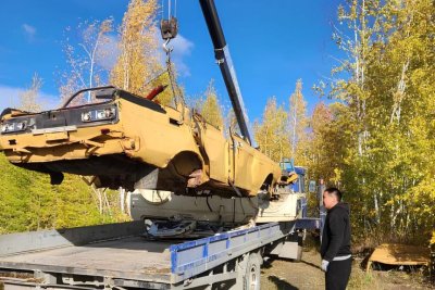 В Хангаласском районе Якутии в рамках акции «Чистый поселок» вывезли 20 заброшенных кузовов / ЯСИА   