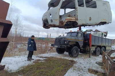 Якутский поселок Сангар очистили от бесхозных кузовов автомобилей / ЯСИА   