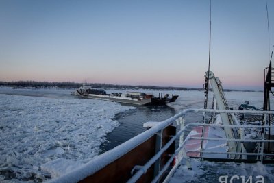 Грузовые перевозки на переправе Жатай — Техтюр планируют выполнять до открытия ледовых переправ / ЯСИА   