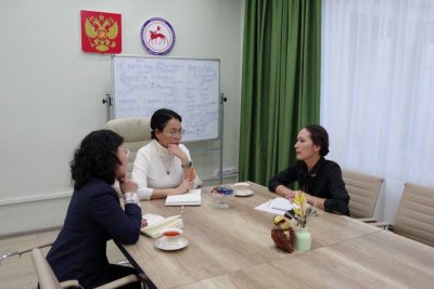 В Минтруде Якутии прошла встреча с председателем реготделения ВОРДИ / ЯСИА   