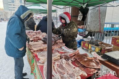 В Якутске открылась ярмарка мяса свежего забоя «Идэhэ»: обзор цен и ассортимента / Нарыйа Пахомова   