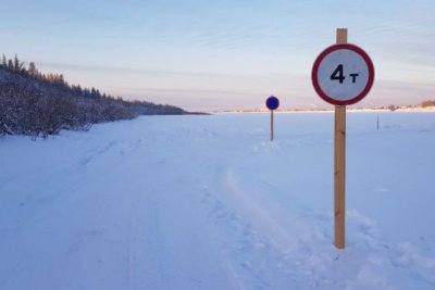 По одной ледовой переправе открыли в Оленекском и Сунтарском районах Якутии / ЯСИА   