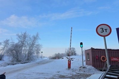 В Якутии открыли первую ледовую переправу через реку Лену / ЯСИА   