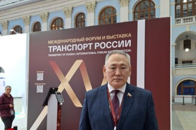 Сенатор РФ Сахамин Афанасьев принял участие в работе форума «Транспорт России» / ЯСИА   