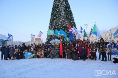 В Якутске стартовал международный конкурс ледовых и снежных фигур «Бриллианты Якутии» / Майя Гоголева   