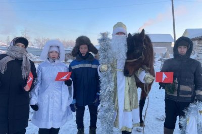 Активисты Движения Первых поздравят трудящихся с Новым годом / ЯСИА   