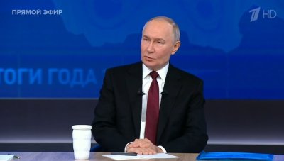 Путин начал совмещенную прямую линию и большую пресс-конференцию / ЯСИА   