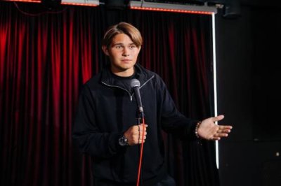 Билеты на Stand-up. Лучшее за год (Ringo Bar) / Стендап | Афиша | V4.Ru: Маркетплейс