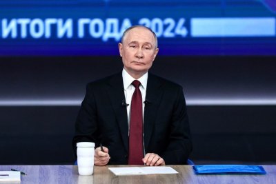 Владимир Путин объявил 2025 год в России Годом защитника Отечества / ЯСИА   