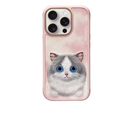 Чехол-накладка Nimmy Big Eyes Series/Ragdoll для Apple iPhone 16 Pro Max полиуретан (розовый) для iPhone 16 Pro Max / Электроника | V4.Market